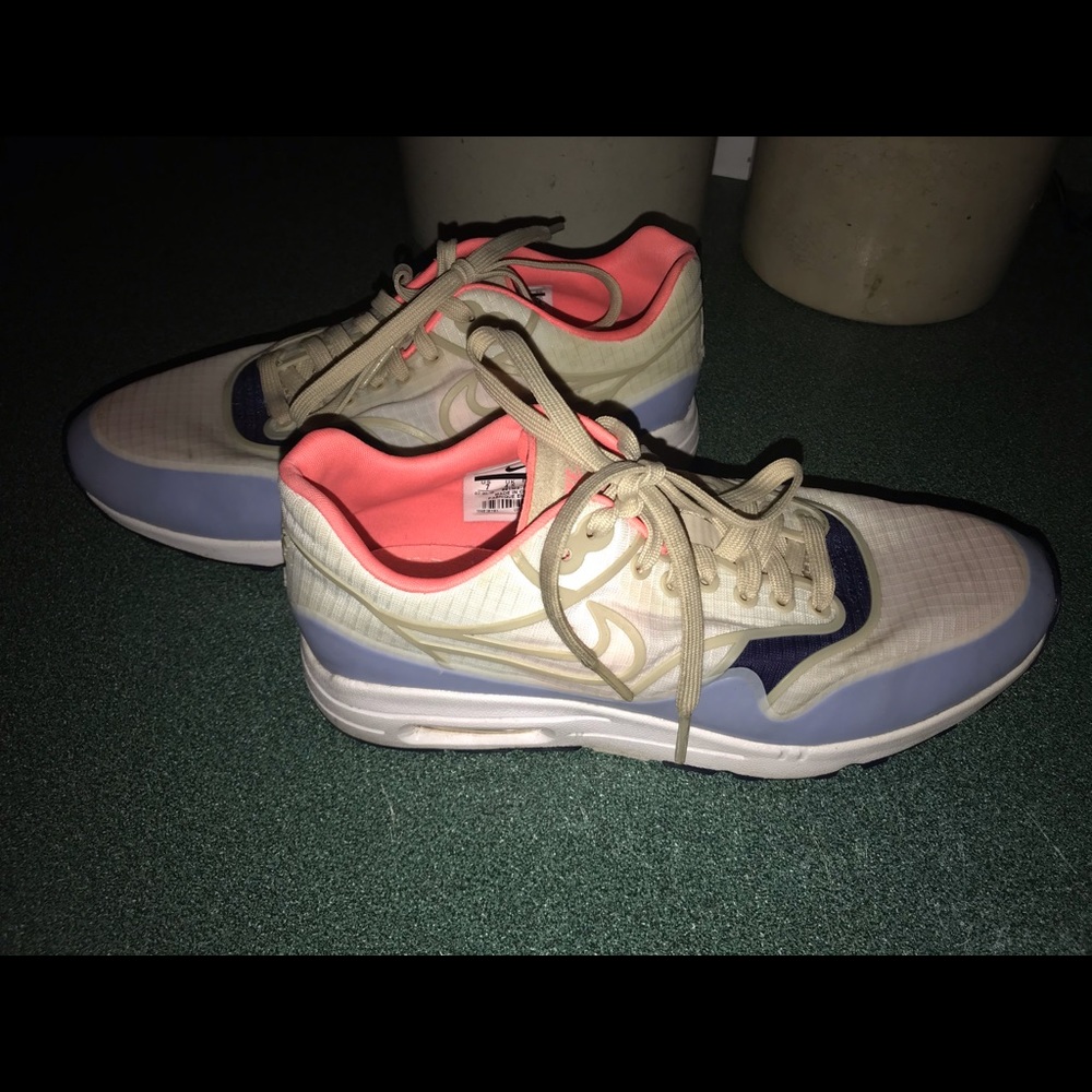 Nike Sneakers